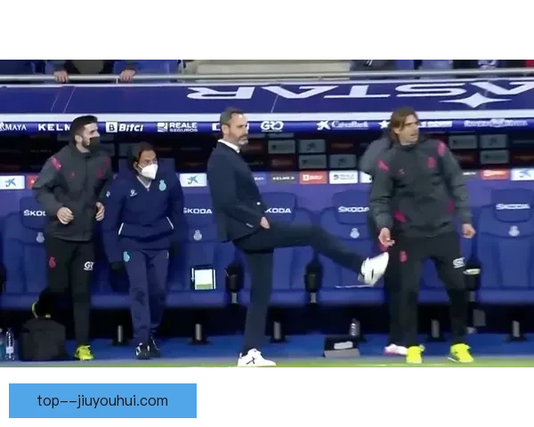 努涅斯在利物浦表现起伏不定频频错失单刀机会球队能否继续信任他