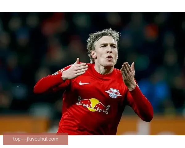 福斯贝里转会美职联后首战恶意犯规被红牌罚下 引发争议